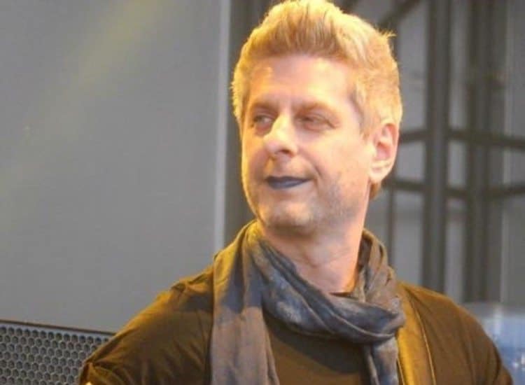 The REAL Reason Mike Gordon Wore Blue Lipstick Sunday Will Bring You To Tears